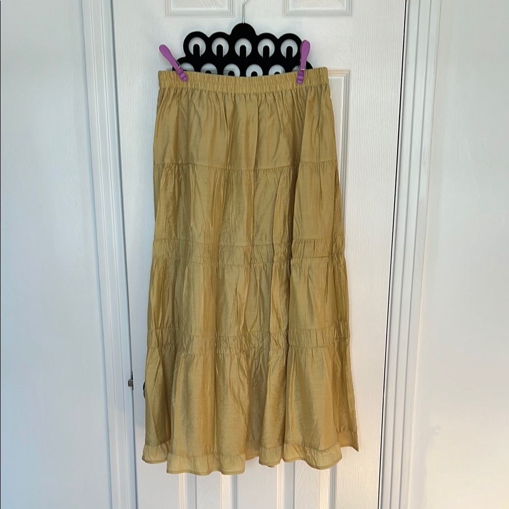 Moon River Orange and Yellow Tiered Midi Skirt for Casual Wear